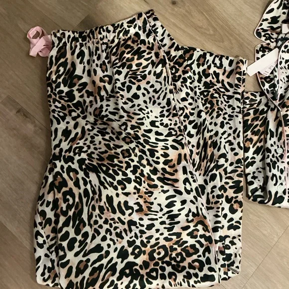Victoria’s Secret -Leopard Print Satin Pajama Top with Pink Piping and Pants - Picture 2 of 6